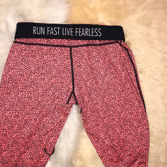 Nike Capri Leggings - Picture 2 of 2